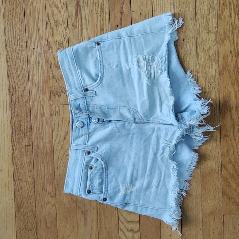 Light wash denim Levi's shorts size 25 button fly
